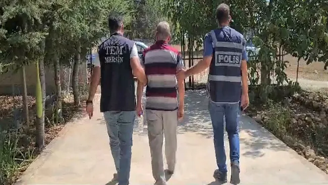 75-yil-hapisle-aranan-feto-hukumlusu-eski-emniyet-muduru-yakalandi-1694075191097.jpg 7,5 yıl hapisle aranan FETÖ hükümlüsü eski emniyet müdürü yakalandı - 2