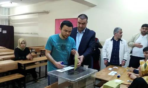 Görme engelliler ilk kez kendi başlarına oy kullandı - 1