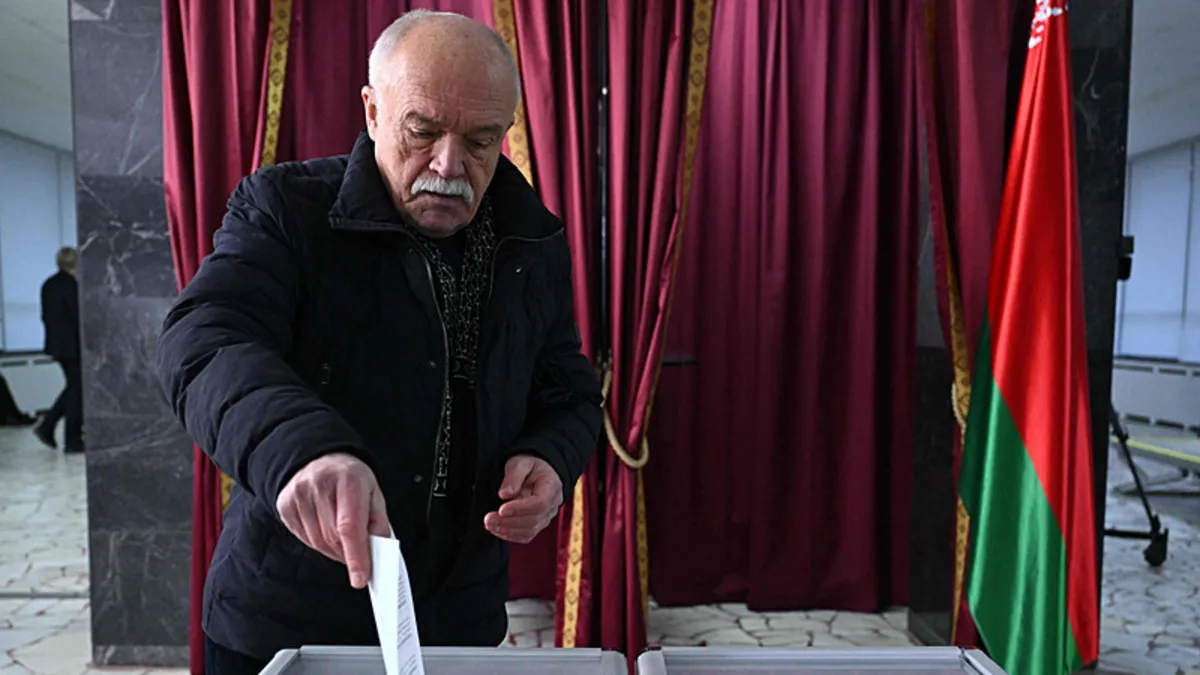 Belarus yeni cumhurbaşkanını seçmek için sandık başında