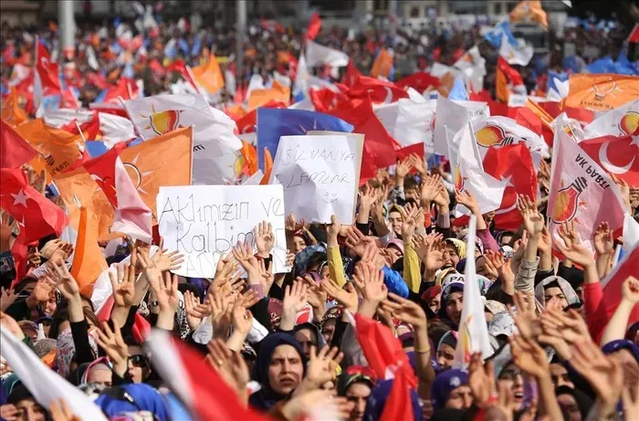 ak-partinin-25-yilinda-tarihi-bulusma-baskan-erdogan-yeni-vizyon-belgesini-aciklayacak-1786709171625.png (Foto: AA ARŞİV)