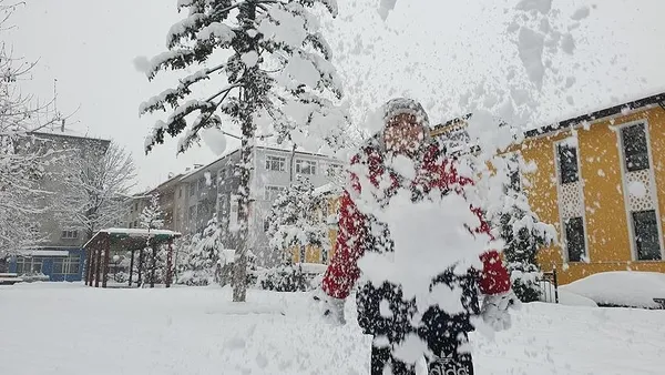 1700394054207.jpg Yarın Bolu, Bursa, Düzce'de okullar tatil mi? 20 Kasım Pazartesi okullar tatil edildi mi? Son dakika MEB-Valilik açıklamaları! - 4