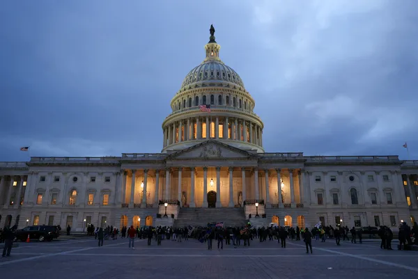 Son dakika | ABD Kongre binasına kanlı baskın! Ölü sayısı yükseliyor
