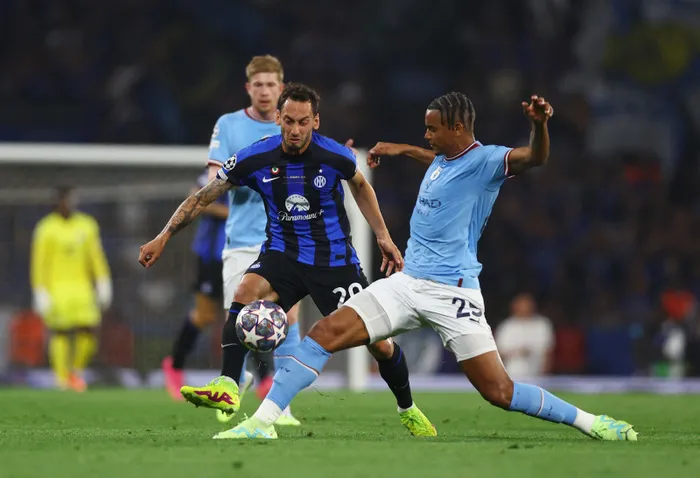 Hakan Çalhanoğlu dünya devine! İngiliz basınından flaş iddia