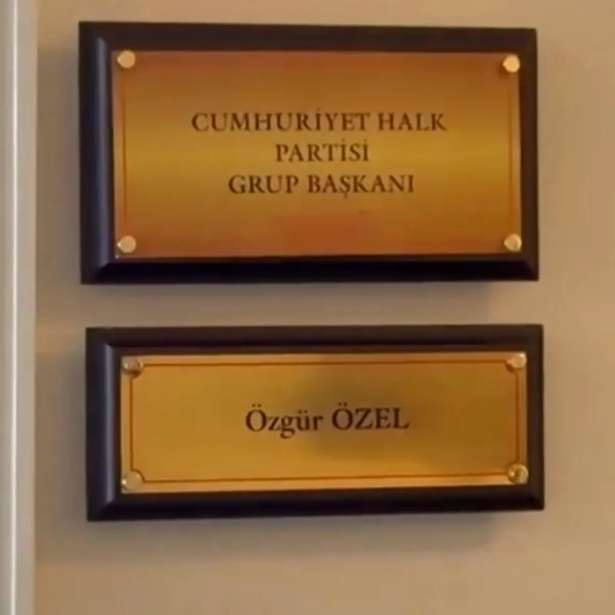 Özgür Özel'in TBMM'deki 'unvanı' değişti