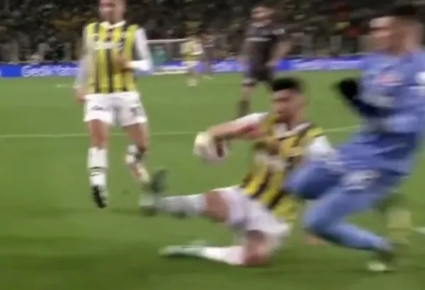 MHK’dan Fenerbahçe-Fatih Karagümrük maçındaki VAR kayıtlarına ilişkin açıklama: Medyaya servis edilenler gerçek dışı