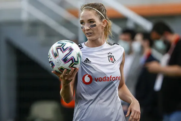 baskan-recep-tayyip-erdogandan-sampiyon-olan-besiktas-kadin-futbol-takimina-tebrik-1620239651726.jpg Başkan Recep Tayyip Erdoğan'dan şampiyon olan Beşiktaş Kadın Futbol Takımı'na tebrik - 4