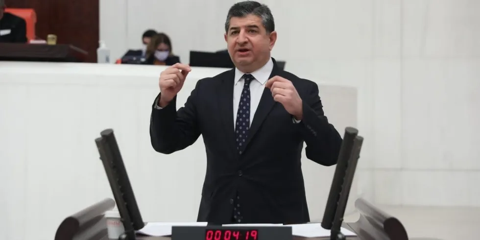 CHP Antalya Milletvekili Cavit Arı
