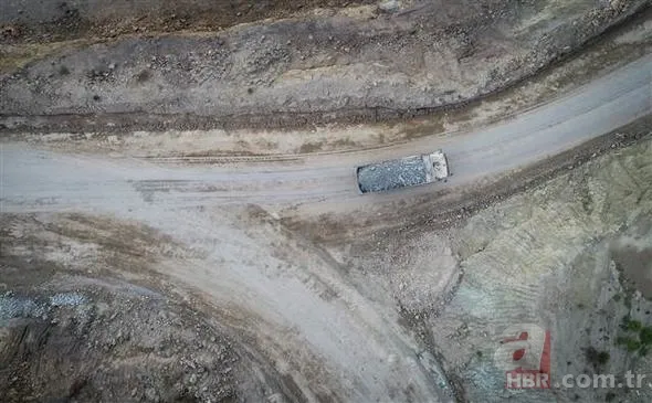 20 gramlık altın bilezik için 5 ton kaya işliyorlar 7