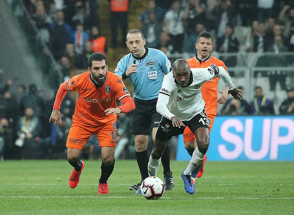 Beşiktaş'tan Medipol Başakşehir'e çelme! - 1
