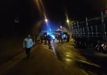 Tırla traktör tünelde çarpıştı