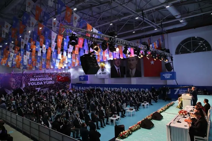 CHP’li İBB Başkanı Ekrem İmamoğlu’nun israf şovu böyle patladı! AK Partili Bayram Şenocak: 10 binin üzerinde yeni araç kiraladı