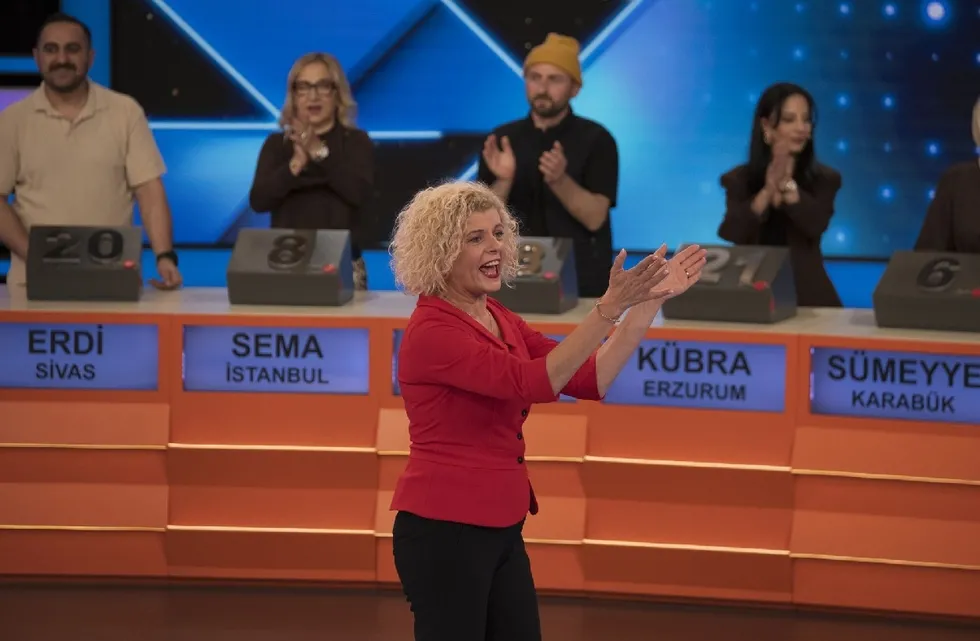 esra-erolla-var-misin-yok-musun-bu-aksam-atvde-5-milyonu-kim-kazanacak-1780656467450.jpg Esra Erol'la Var Mısın Yok Musun" bu akşam atv'de: 5 Milyonu kim kazanacak? - 1