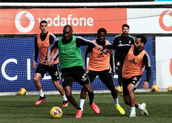 Beşiktaş'ın eski fubolcusu Douglas Brezilya'da tutuklandı - 2