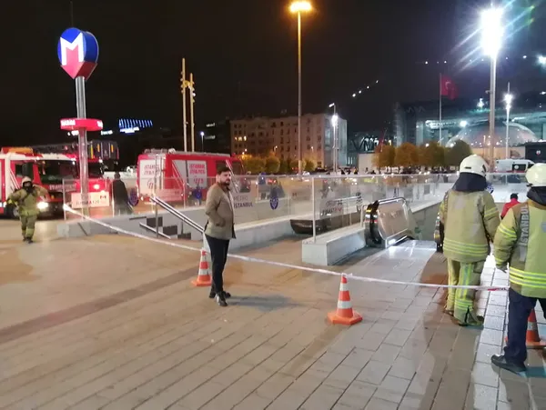 son-dakika-taksim-metro-istasyonu-intihar-girisimi-nedeniyle-kapatildi-1606321162130.jpg Son dakika: Taksim Metro İstasyonu intihar girişimi nedeniyle kapatıldı! - 4