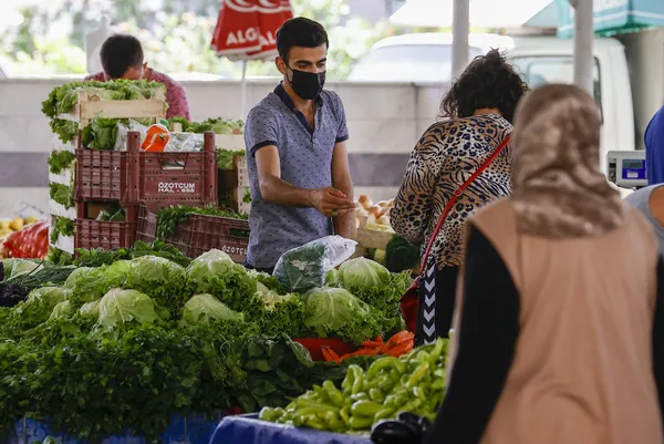 1621075175900.jpg SON DAKİKA: Pazarlar açık olunca vatandaşlar akın etti-4