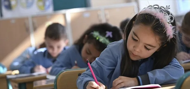 Eğitimde yeni müfredat hazırlığı! Slogan ’iyi insan yetiştirmek’ olacak