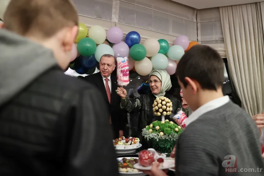 Başkan Erdoğan 23 Nisan Ulusal Egemenlik ve Çocuk Bayramı'nda çocuklarla iftarda buluştu 9