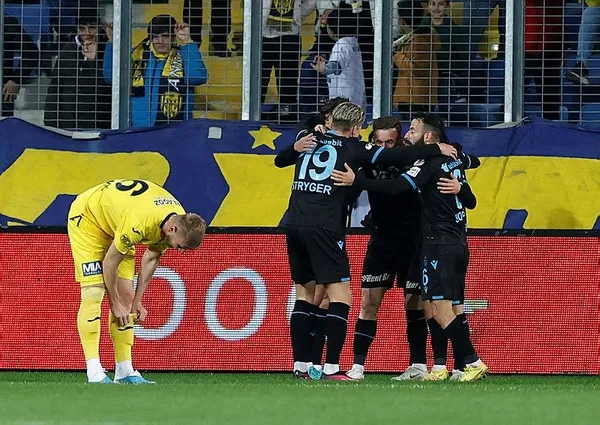 ztkda-ceyrek-final-ankaragucu-geriden-geldi-trabzonsporu-3-golle-devirdi-ankaragucu-3-1-trabzonspor-mac-sonucu-1680636925935.jpeg ZTK'da çeyrek final | Ankaragücü geriden geldi Trabzonspor'u 3 golle devirdi | Ankaragücü 3 - 1 Trabzonspor MAÇ SONUCU - 2