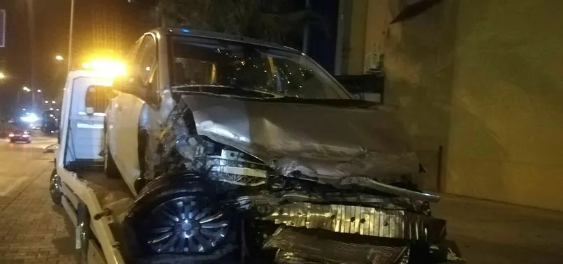 İzmir'de trafik kazası: Yaralılar var