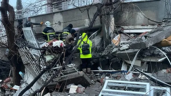 1677451854121.jpg İçişleri Bakanı Soylu'dan "hükümet istifa" sloganlarına yönelik açıklama: Buradan bir karmaşıklık çıktığını sanabilirler - 4