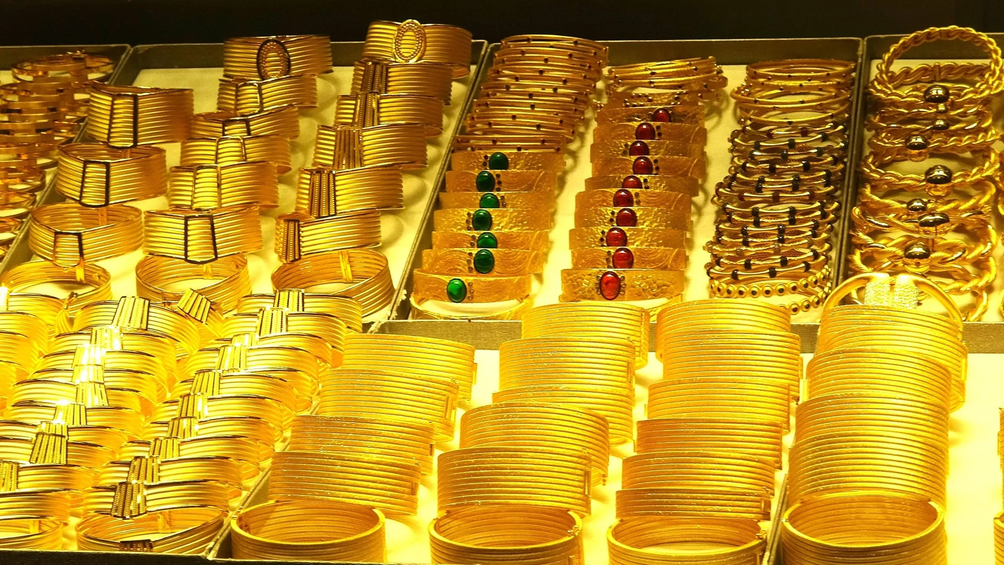 Kapalıçarşı’dan altın alacaklara kritik uyarı: Kuyumculara akın edenler QR kodu atlıyor