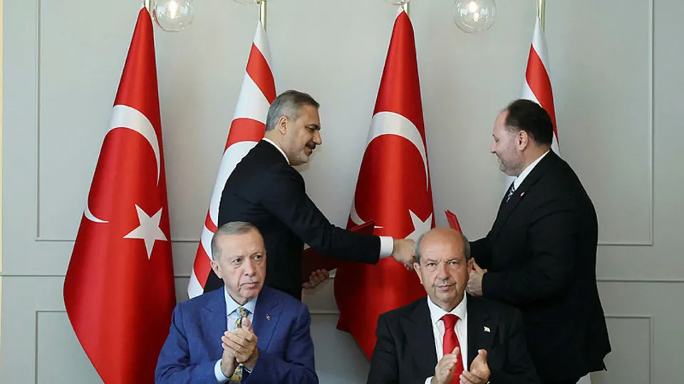 Başkan Erdoğan KKTC Cumhurbaşkanı Tatar ile görüştü! 2 önemli anlaşmaya imzalar atıldı