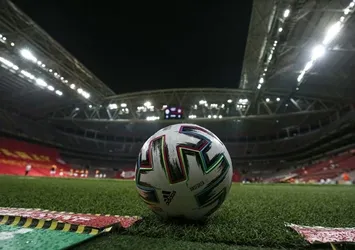 UEFA Avrupa Ligi ve Konferans Ligi'nde finalistler belli oldu!