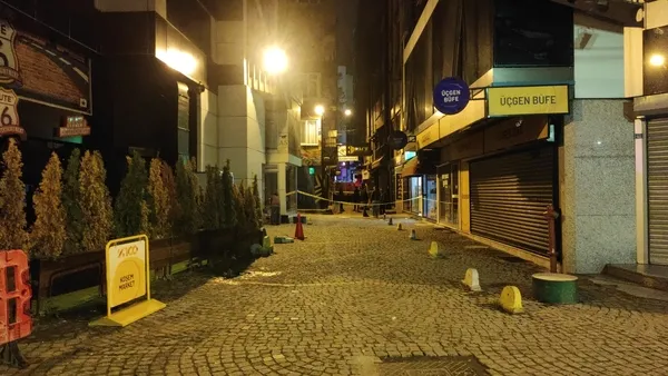kocaelide-sokak-ortasinda-cinayet-defalarca-ates-etti-1666160339901.jpg Kocaeli’de sokak ortasında cinayet! Defalarca ateş etti - 1