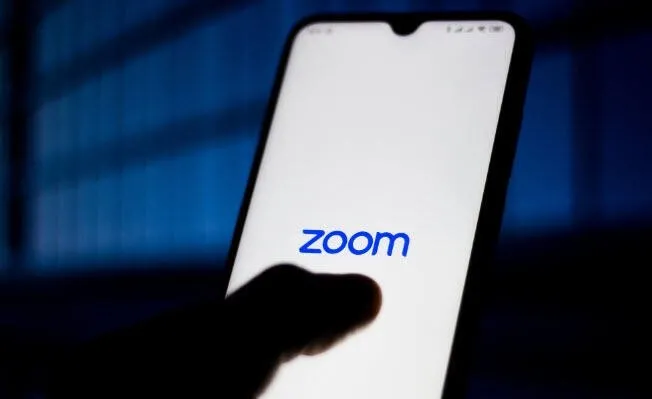 Zoom bu kez bakın neyle suçlanıyor? Milyonlarca öğrenci ve öğretmenin kullandığı Zoom kullanıcılarına kötü haber