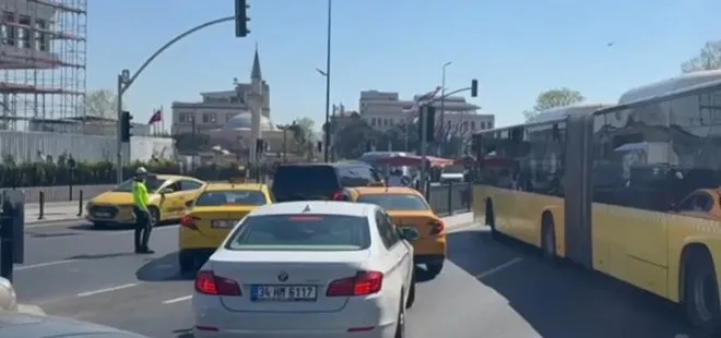 İETT otobüsü yolda kaldı Eminönü’nde trafik felç oldu