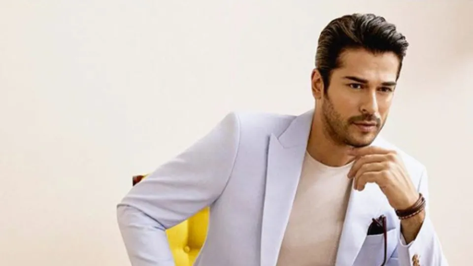 Kuruluş Osman’ın yıldızı Burak Özçivit yeni imajıyla sosyal medyayı salladı! İlk yorum Fahriye Evcen'den geldi...