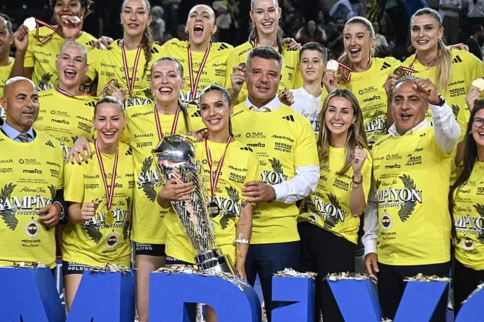 2025-voleybol-kadinlar-sampiyonlar-kupasi-fenerbahcenin-kanarya-sampiyonluk-sayisini-6ya-cikardi-1759954330643.jpeg Fotoğraf (AA)