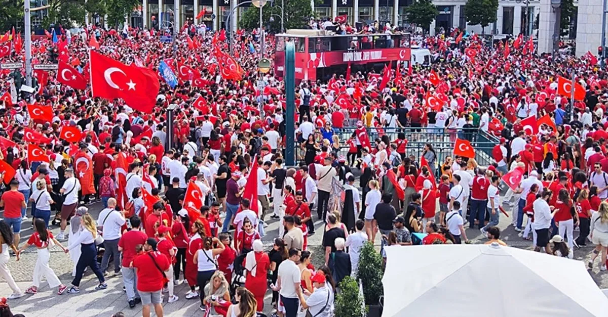 Türk taraftarlar galibiyetten emin!