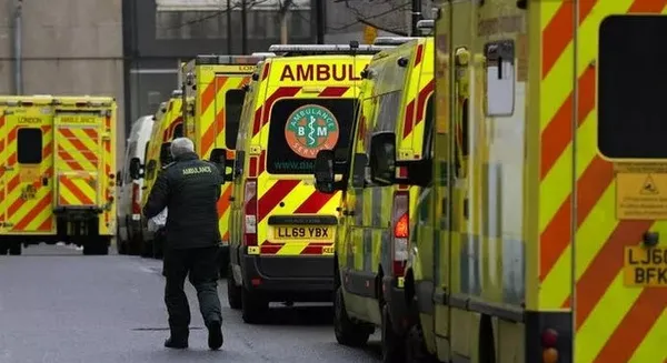 İngiltere sağlık sistemi çöktü! Sedye, hemşire ve doktor yok