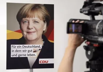 Merkel, Erdoğan ve Trump'ı taklit etti!