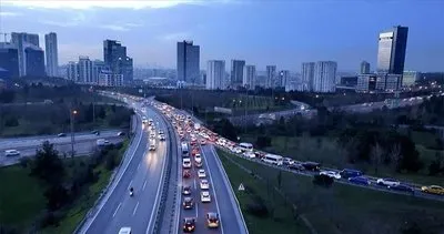 İstanbul'da trafik kilit! Yoğunluk yüzde 83'e çıktı