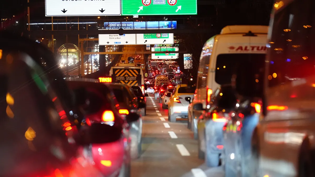 Megakentte trafik felç yoğunluk yüzde 89!