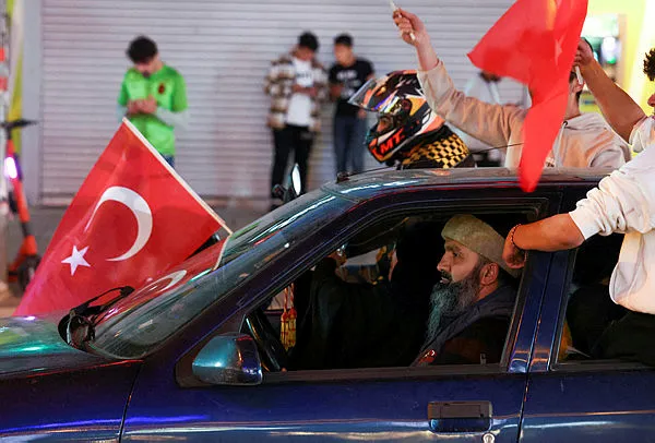 Türkiye’nin 81 ilinden Başkan Erdoğan’ın zaferinin sevinç görüntüleri! Başkan Erdoğan’ın konuşmaları…
