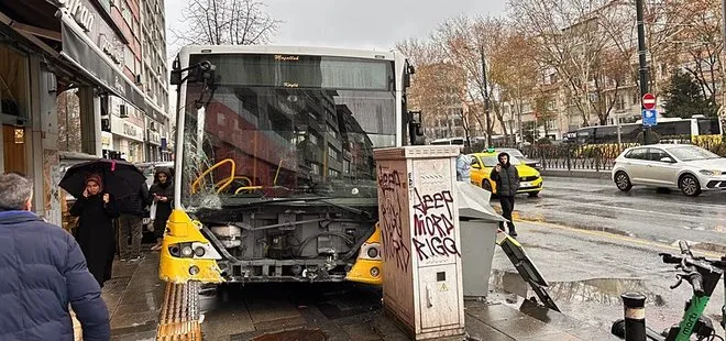 Fatih’te İETT otobüsü 4 araca çarptı! O anlar kamerada