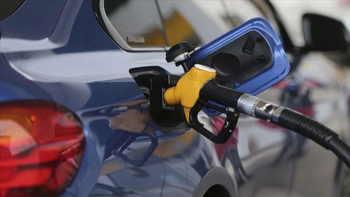 Akaryakıtta tabela il il değişiyor, benzine indirim yola çıktı! İşte 9 Nisan güncel mazot, LPG tutarları...