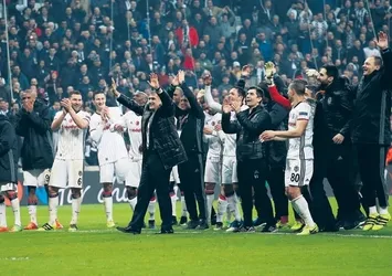 Beşiktaş, Olympiakos'u farklı devirdi 14 yıl sonra çeyrek finalde