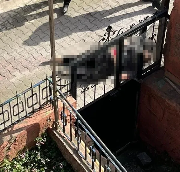 esini-oldurdu-sozleri-kan-dondurdu-bize-buyu-yapildi-asilmak-istiyorum-1677652823231.jpg Eşini öldürdü sözleri kan dondurdu: Bize büyü yapıldı asılmak istiyorum - 1
