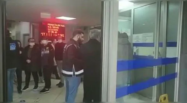 CHP'li Beşiktaş Belediyesi'nde rüşvet operasyonu! Eski Başkan Murat Hazinedar yakalandı - 1