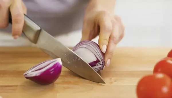 yemeklerinize-koymadan-once-dikkat-1-dilimi-bile-zehirleyebilir-buzdolabinda-saklamak-bile-1679650070538.jpg Yemeklerinize koymadan önce dikkat! 1 dilimi bile zehirleyebilir! Buzdolabında saklamak bile... - 7