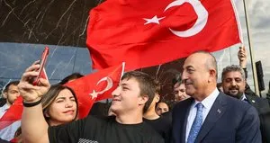 Bakan Çavuşoğlu Prag’da!