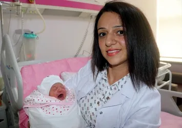 Amasya'da dokuz dişli bebek dünyaya geldi