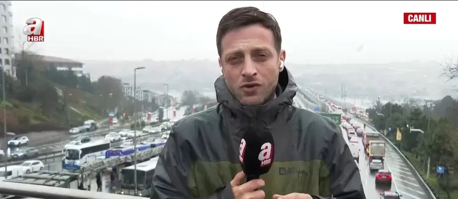 istanbul-trafiginde-pazartesi-kabusu-yogunluk-zirve-yapti-1774849940110.jpeg İstanbul trafiğinde pazartesi kabusu: Yoğunluk zirve yaptı - 1