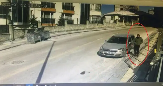 Ankara’da hırsız kimse yok sanıp eve girdi! Duştan çıkıp karşısında görünce şok oldu - 1