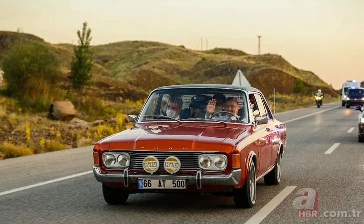 Cumhurbaşkanı Yardımcısı Fuat Oktay 1960 model klasik otomobil kullandı