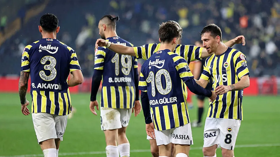 Jorge Jesus'tan sürpriz kadro! İşte Fatih Karagümrük-Fenerbahçe maçı muhtemel 11'leri...